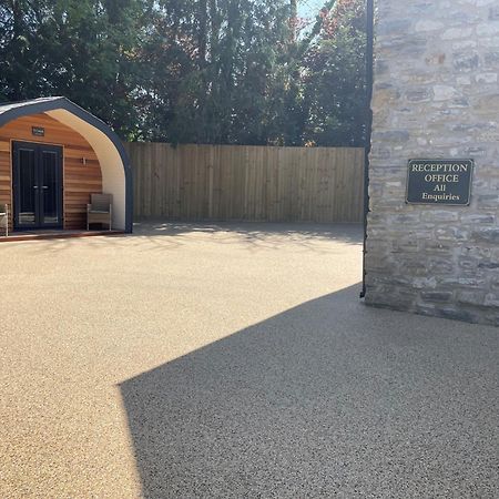 Pencoed House Estate Guest House คาร์ดิฟฟ์ ภายนอก รูปภาพ