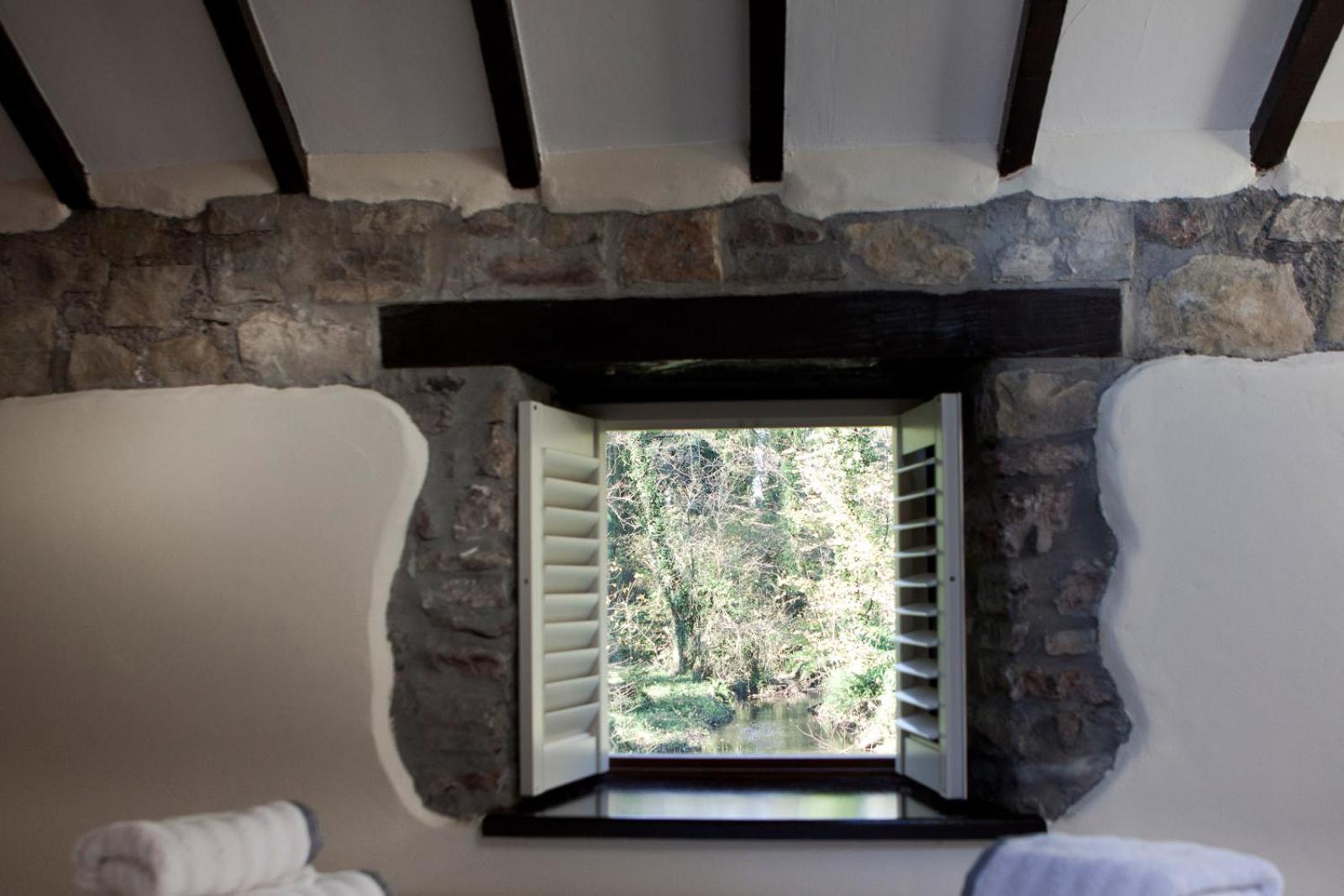 Pencoed House Estate Guest House คาร์ดิฟฟ์ ภายนอก รูปภาพ
