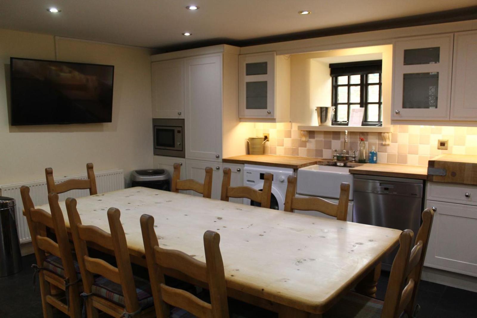 Pencoed House Estate Guest House คาร์ดิฟฟ์ ภายนอก รูปภาพ