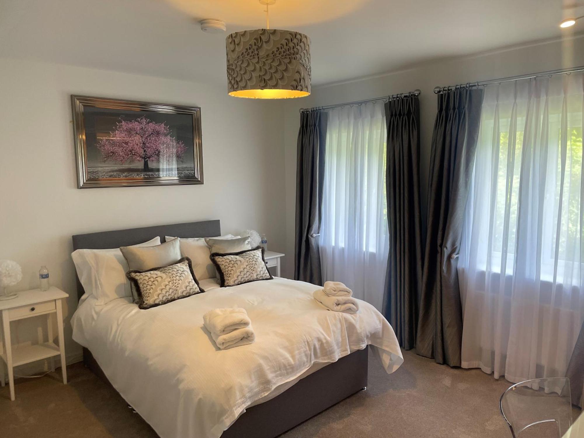 Pencoed House Estate Guest House คาร์ดิฟฟ์ ภายนอก รูปภาพ