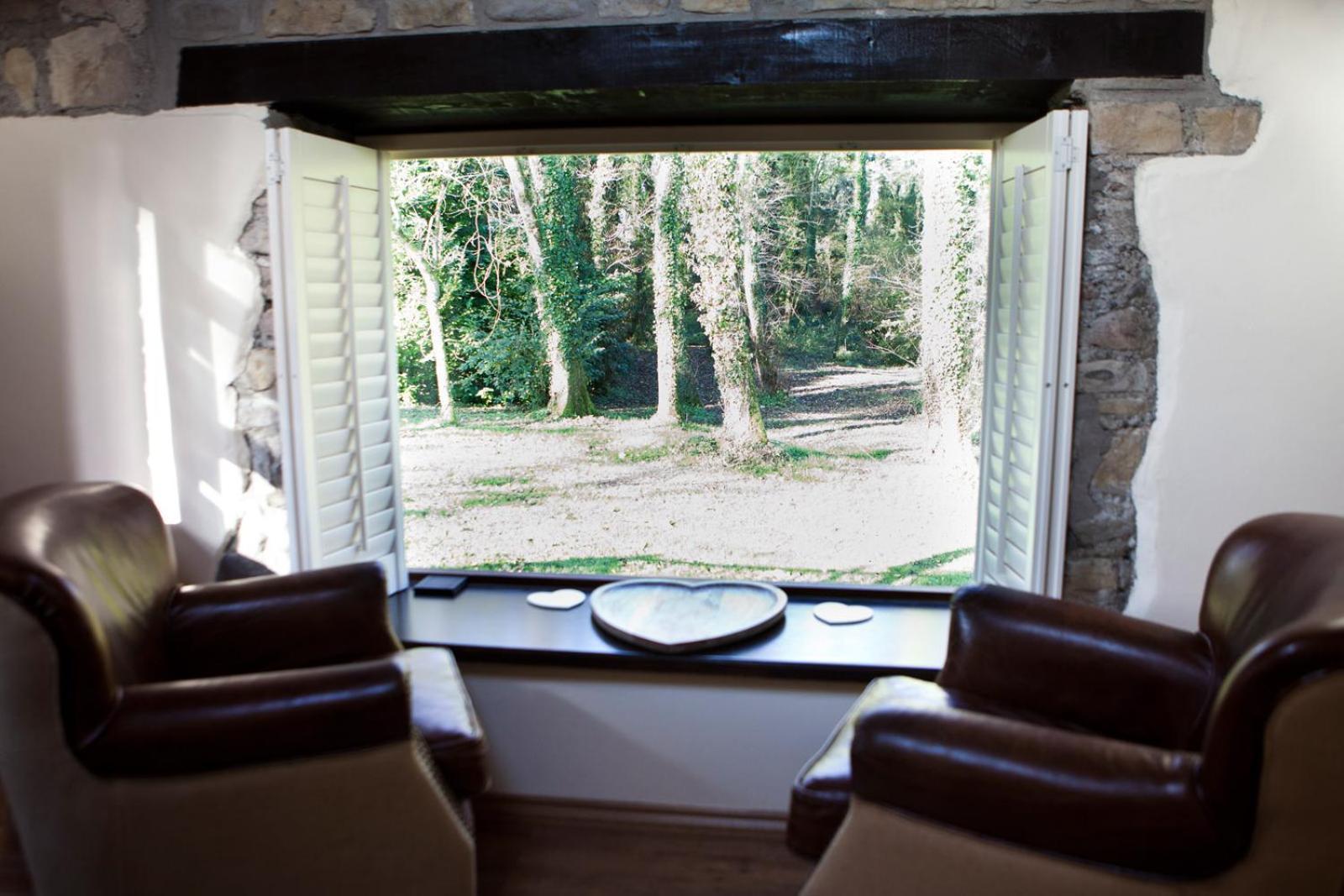 Pencoed House Estate Guest House คาร์ดิฟฟ์ ภายนอก รูปภาพ