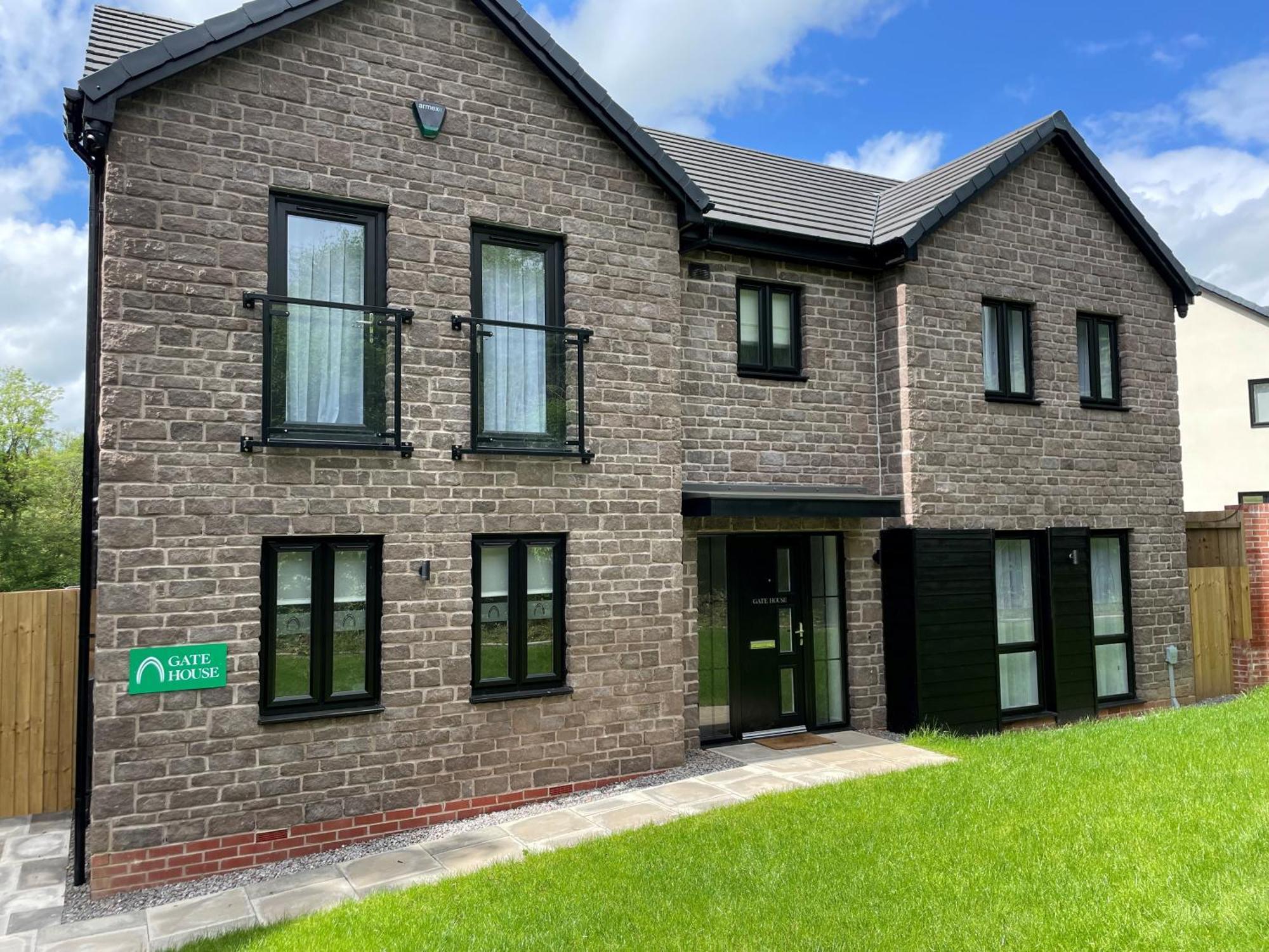 Pencoed House Estate Guest House คาร์ดิฟฟ์ ภายนอก รูปภาพ