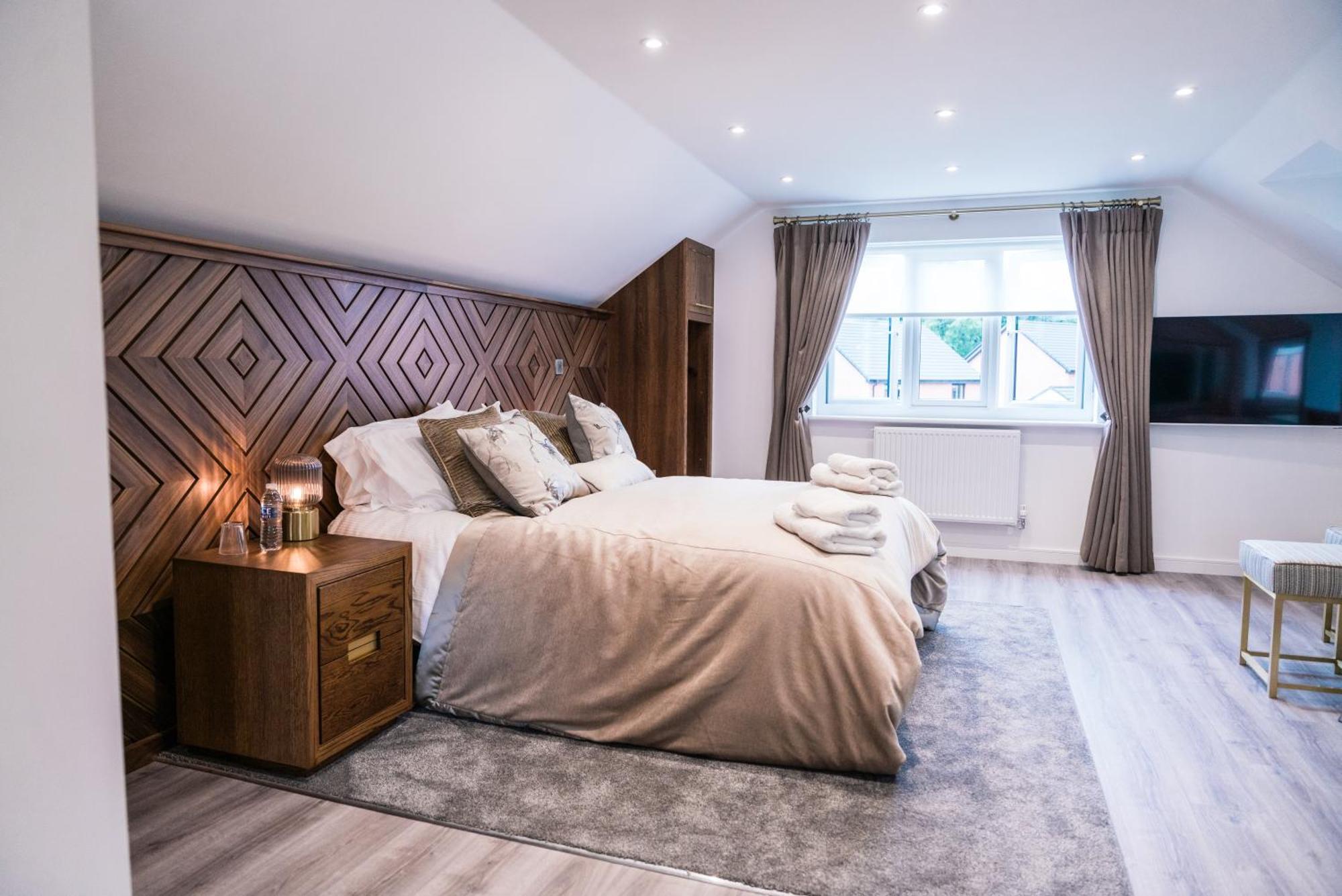 Pencoed House Estate Guest House คาร์ดิฟฟ์ ภายนอก รูปภาพ