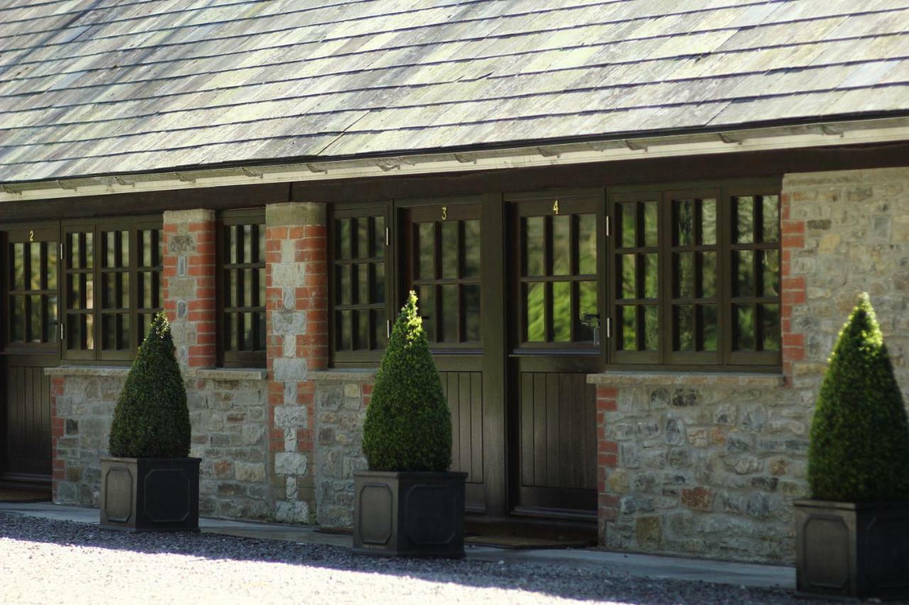 Pencoed House Estate Guest House คาร์ดิฟฟ์ ภายนอก รูปภาพ